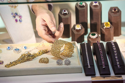 融合奢華與創(chuàng)新 2016迪拜珠寶展中的家用電器新趨勢